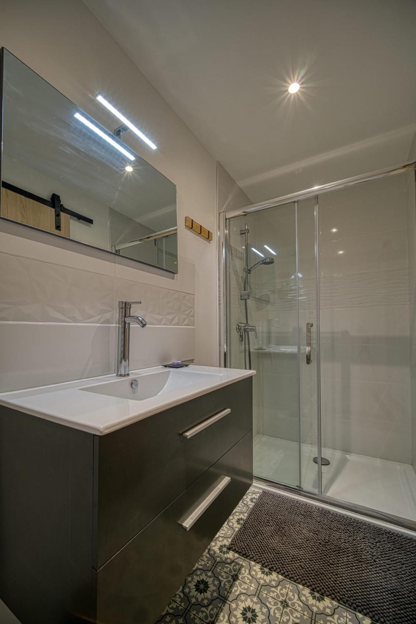 Maison Michonieres - Gite 3 Etoiles - 8 Personnes Miribel  Екстер'єр фото